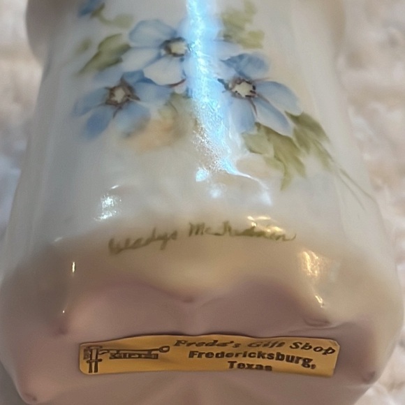 Vintage Hand Painted Ceramic/Porcelain Floral Miniature Vase Collectible - Picture 6 of 6